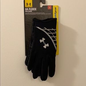 NWT Under Armour - Youth Fleece Gloves